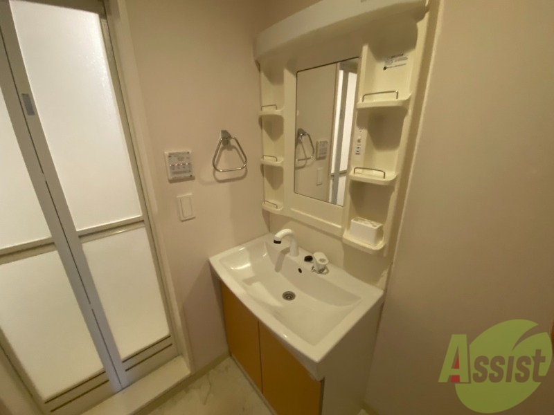 洗面設備　洗面台は独立しています。朝の身支度はこちらでどうぞ～