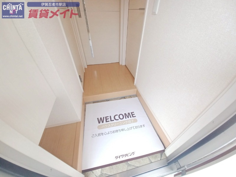 玄関　同物件別室写真