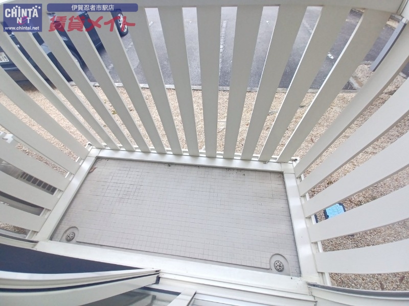 バルコニー　同物件別室写真