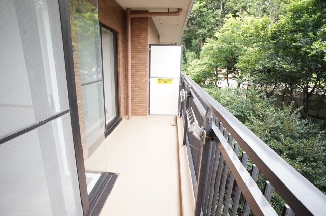 バルコニー　※別のお部屋の写真です