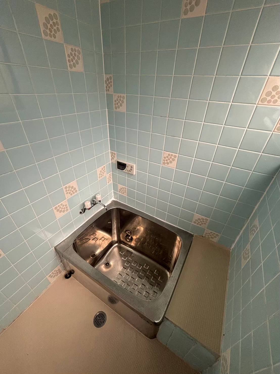 バス・シャワールーム　追い炊き機能付♪