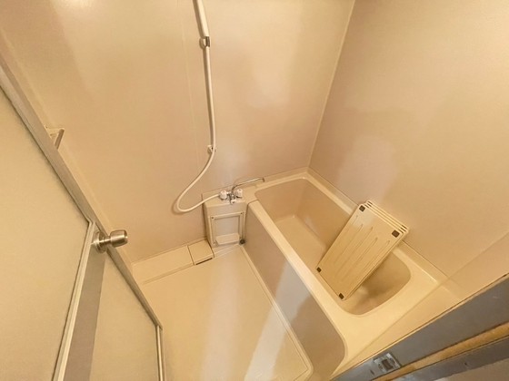 バス・シャワールーム　※別部屋の写真です