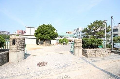 小学校　宇品小学校（小学校）まで687m