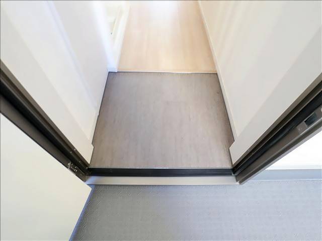 リブリ・IshidaIIの玄関写真