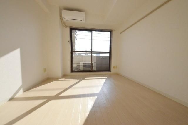 居室・リビング　★明るい洋室★