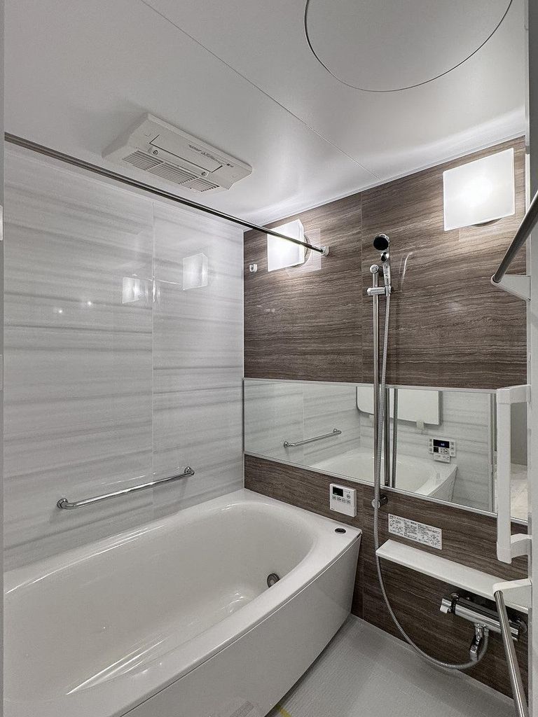 バス・シャワールーム　浴室（浴室乾燥機付）