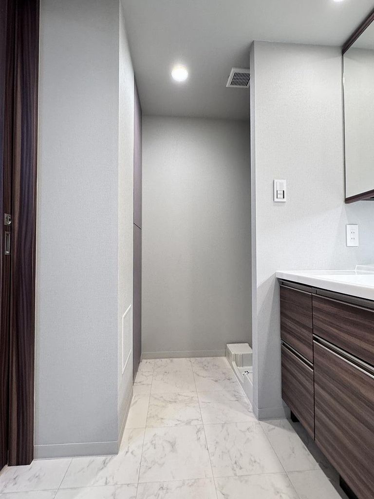 洗面設備　洗面室（洗面台・洗濯機置場・収納付）