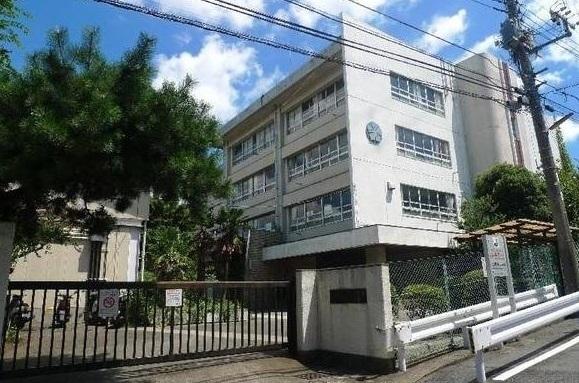 小学校　川崎市立西有馬小学校（小学校）まで903m