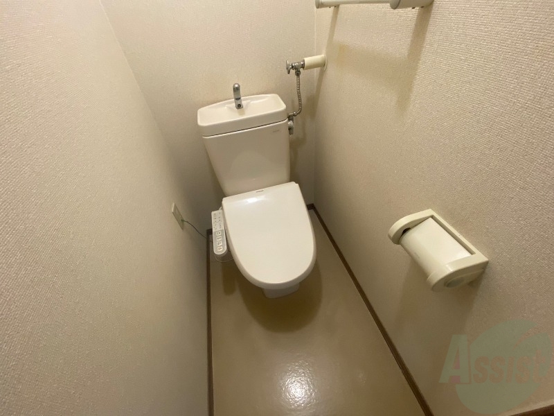 トイレ　こちらはトイレです。清潔感があり、安心して使用できます。