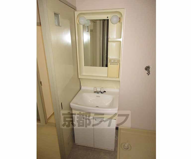 洗面設備　独立洗面台があり便利です！