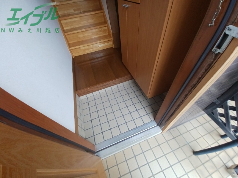 玄関　別部屋同型タイプです。