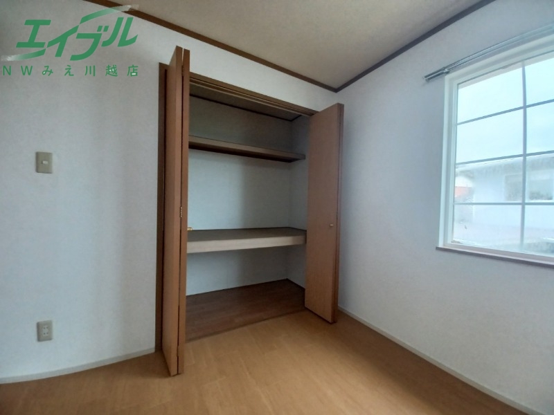 収納　別部屋同型タイプです。