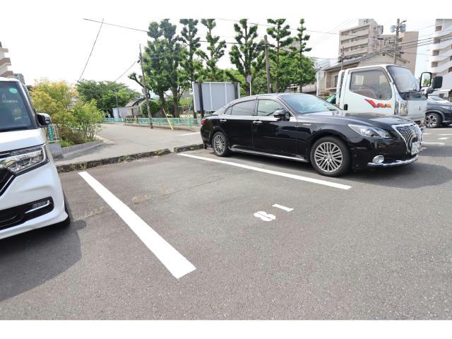 駐車場　駐車場