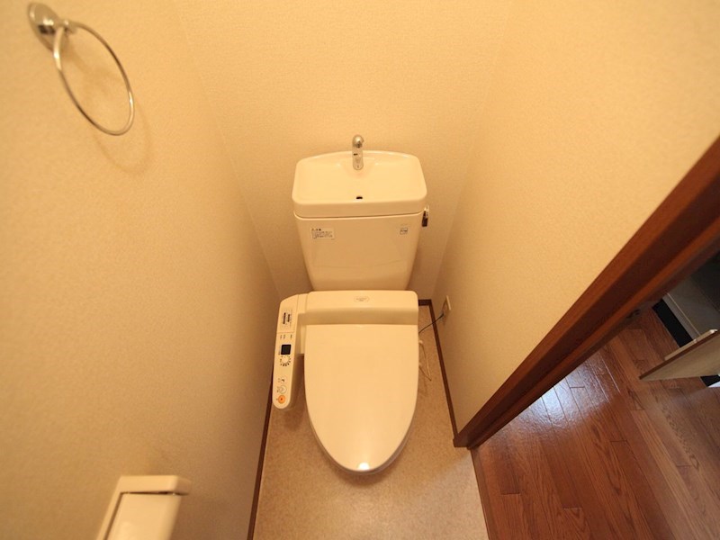 トイレ　温水洗浄暖房便座付トイレ