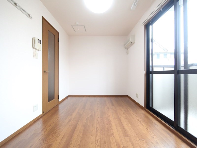 その他部屋・スペース　洋室6.5帖　エアコン完備　バルコニー