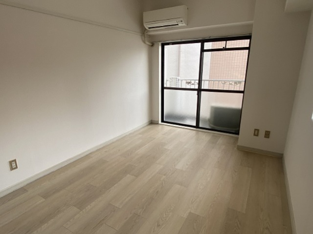 居室・リビング　反転別部屋参考写真