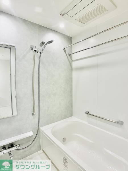 バス・シャワールーム　お問合せは(株)タウンハウジング東京へ