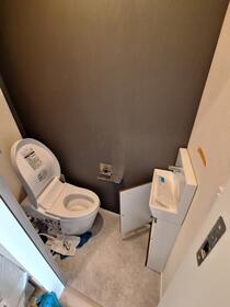 間取り図　デイタイム　※ベッドは昇降し、上昇時に下部はソファとして利用