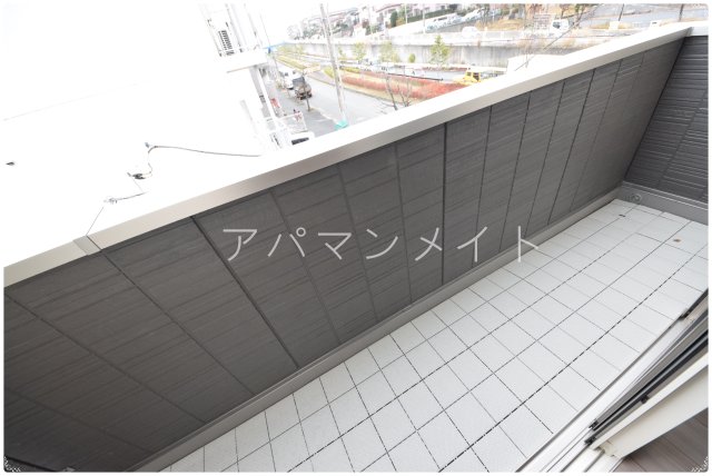 バルコニー　暖かな日差しのふりそそぐバルコニー