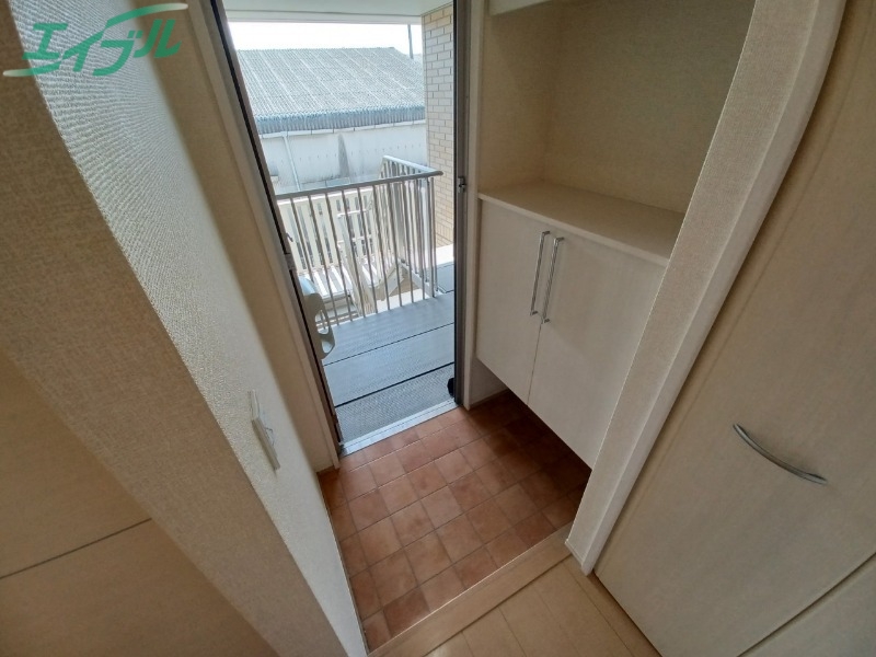 玄関　反転タイプ参考写真