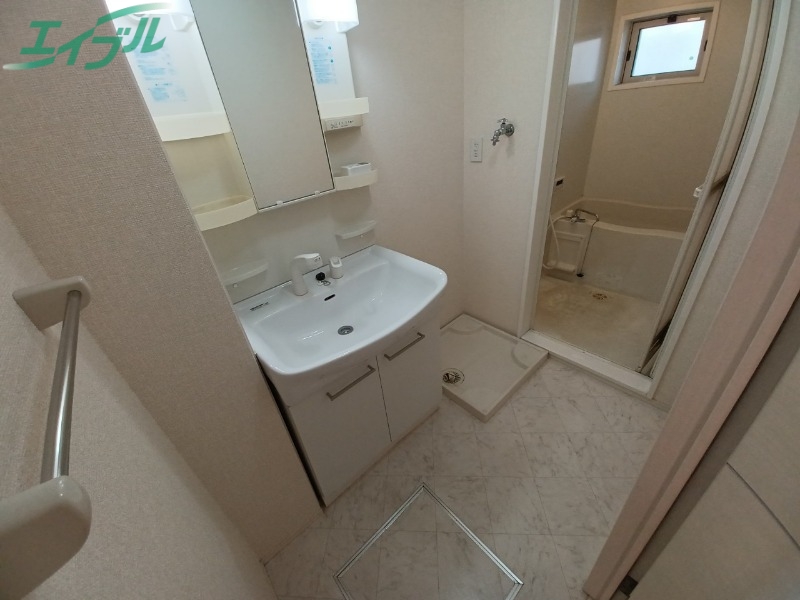 洗面設備　反転タイプ参考写真