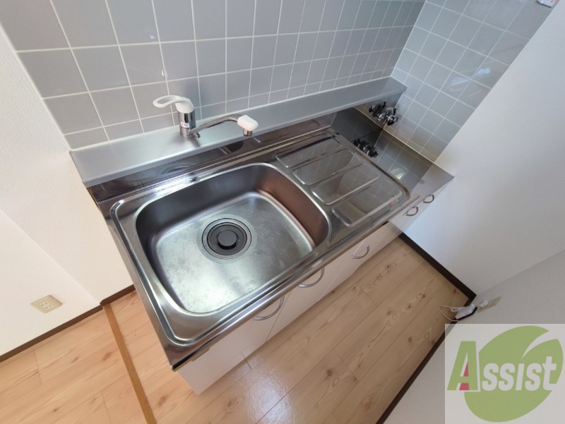 キッチン　キッチンです。ご自身でコンロを設置していただけます。