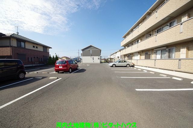 駐車場　敷地内駐車場