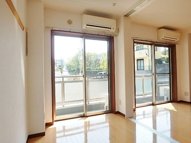 その他部屋・スペース　ＬＤＫと繋がる洋室４帖