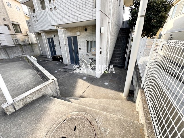 エントランス　帰りが楽しみになる重厚感あるエントランスです♪