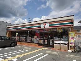 その他　セブンイレブン姫路砥堀店  1.8 km