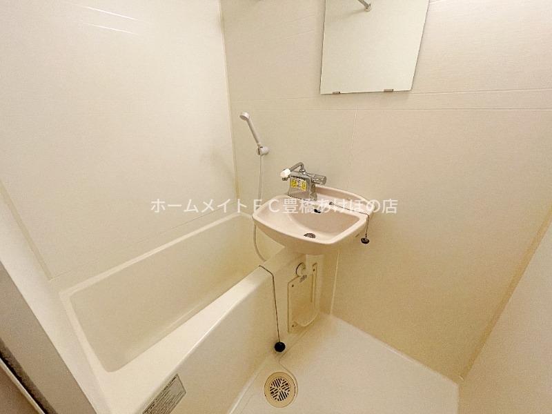 バス・シャワールーム　同型別部屋写真