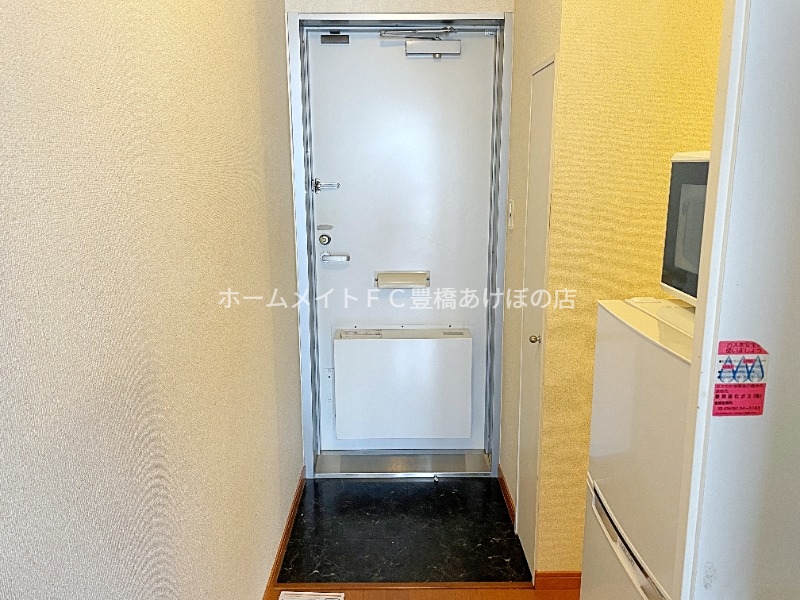 玄関　同型別部屋写真