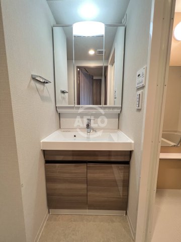 洗面設備　ミラージュパレス難波グランツ　独立洗面所