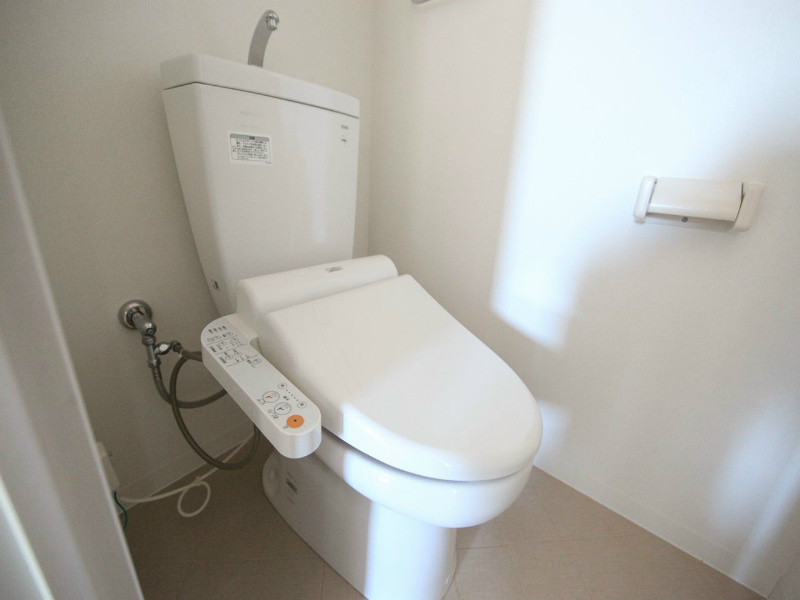 トイレ　温水洗浄暖房便座付トイレ