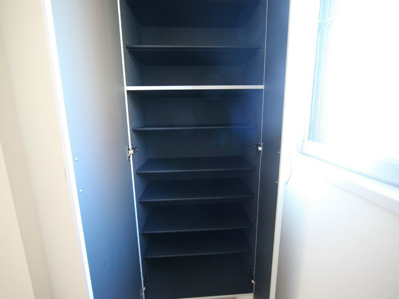 玄関　玄関　シューズボックス付（収納充実してます）