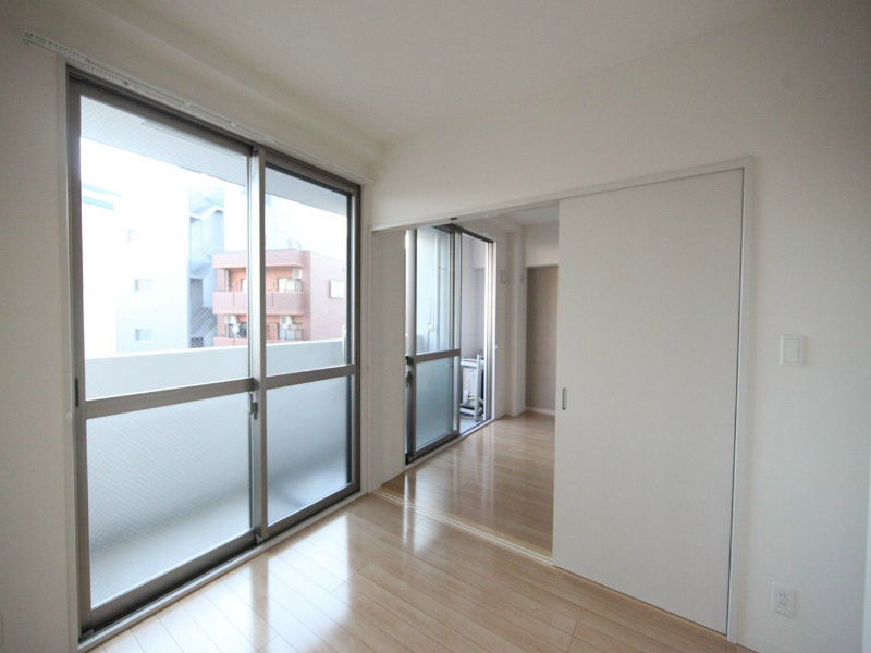 バルコニー　洋室5.3帖　クローゼット付（収納充実してます）