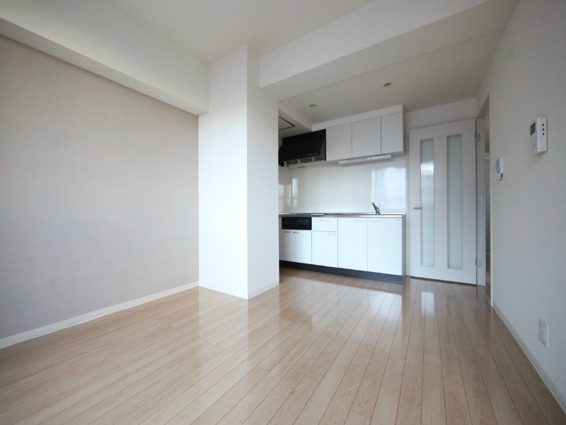 居室・リビング　ＬＤＫ10帖　洋室5.3帖とつなげても仕切っても使えます