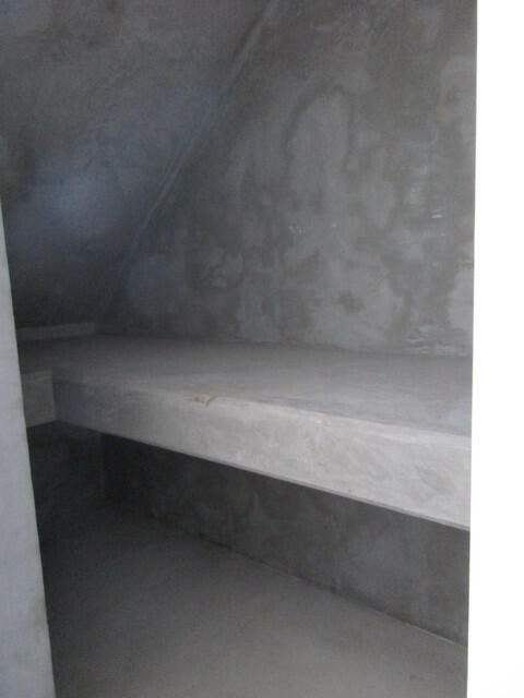 駐車場　2016年8月撮影　ゴミ置場