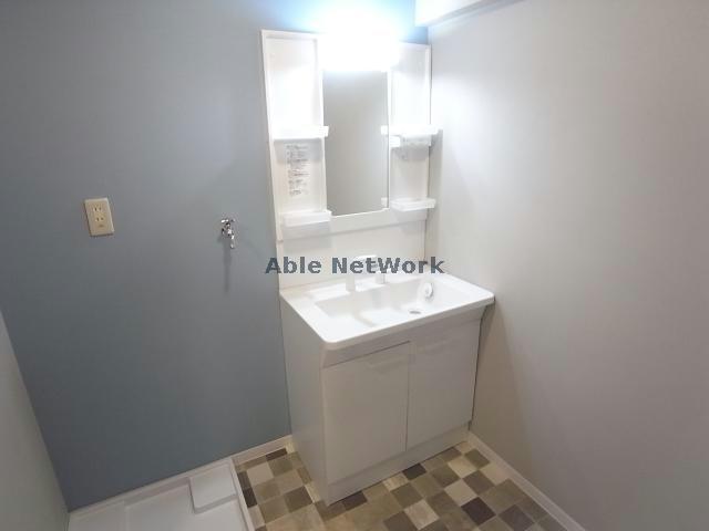 洗面設備　シャワー付独立洗面台