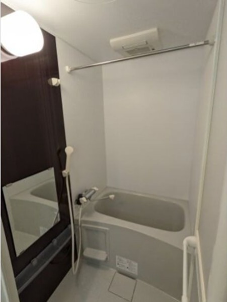 バス・シャワールーム　浴室暖房乾燥機　24時間換気機能付バスルーム　同型写真