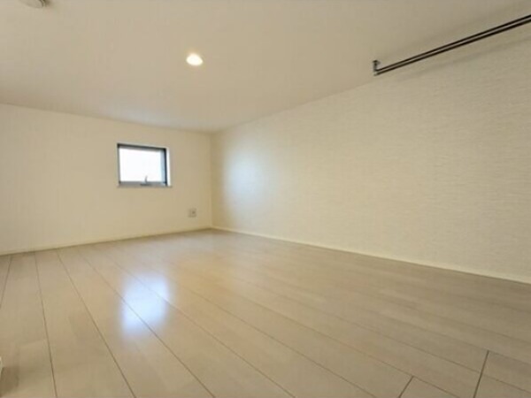 その他部屋・スペース　上段ロフト5.6帖（収納・寝室としても使えます）同型写真