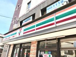 コンビニ　セブンイレブン横浜樽町店（コンビニ）まで775m