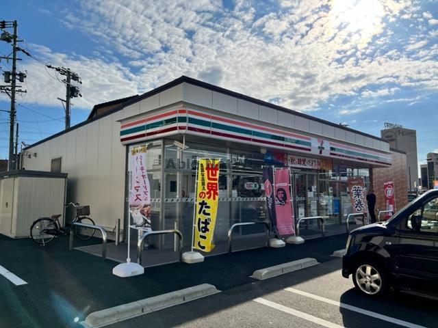 コンビニ　セブンイレブン岐阜鏡島大橋南店（コンビニ）まで294m