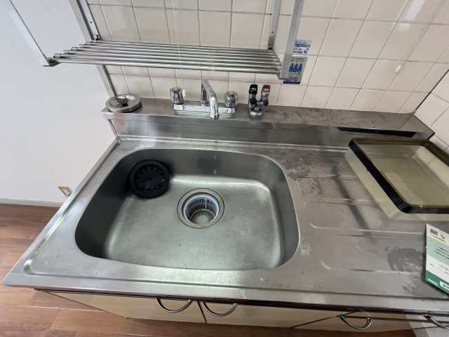 キッチン　イメージとして同マンション他部屋を表示しています