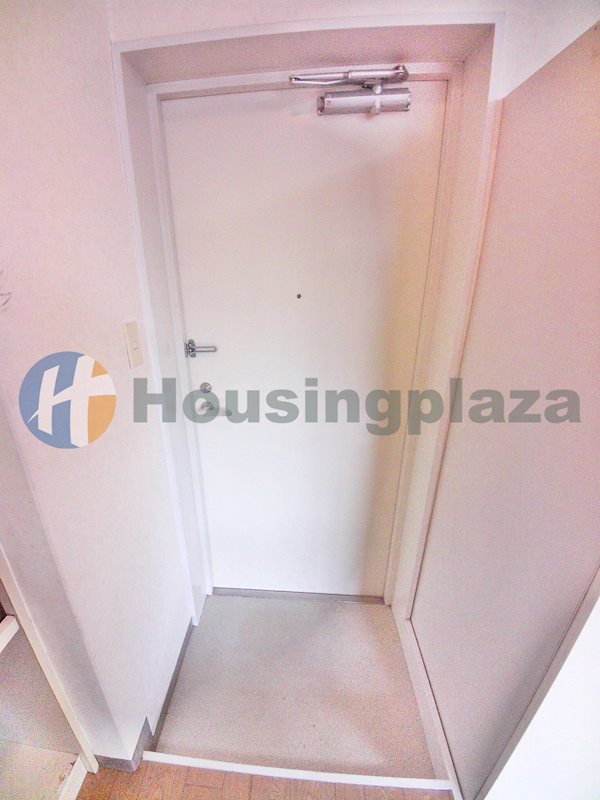 玄関　※別室参考写真となります