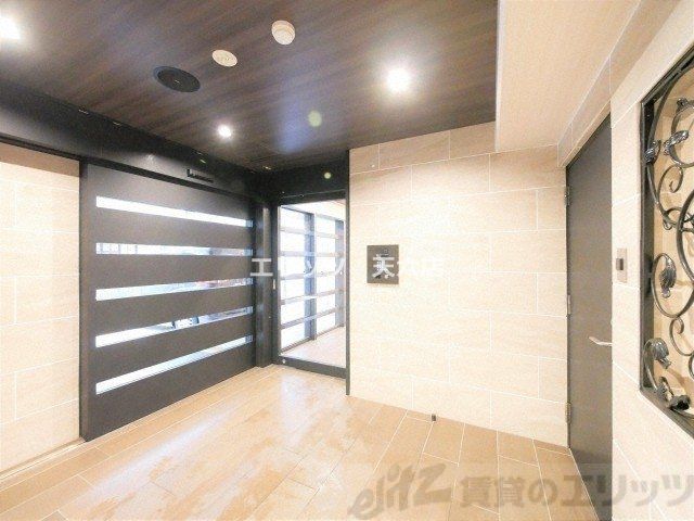 エントランス　エントランス