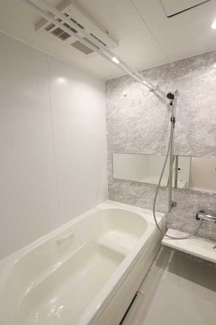 バス・シャワールーム　節約にも寒い日にも嬉しい♪浴室暖房乾燥・追焚機能付きのバスル