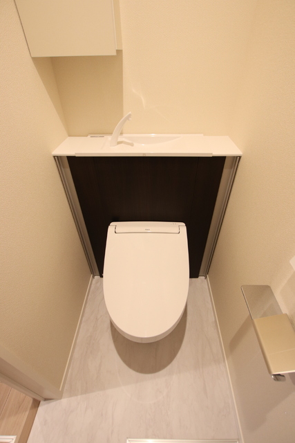 トイレ　温水洗浄便座付きのトイレ