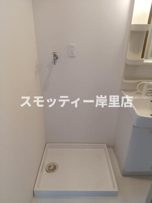 トイレ　洗濯機置き場