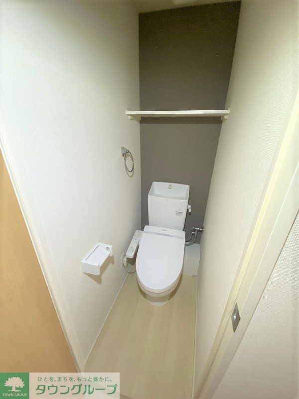 トイレ　仕様・設備は現況と異なる場合があります。現況優先。